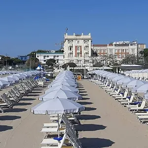 **** Hotel Grand Italie